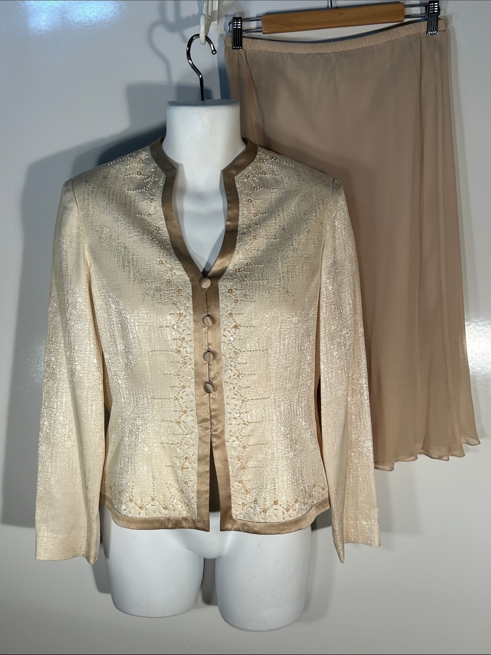 Adrianna Papell Silk 2 pc. SZ10 Cream Jacket & Skirt Formal MOB Wedding Dressy